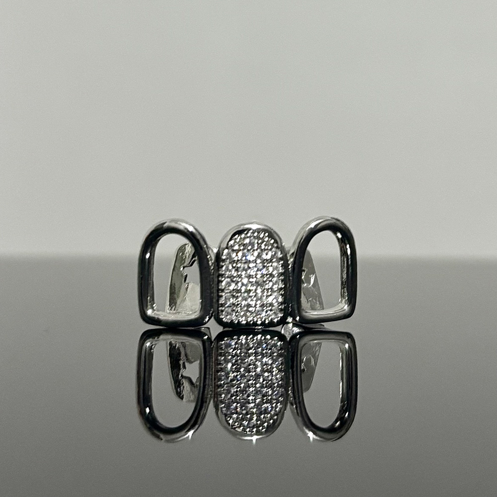 YOUNGX Hip Hop Three Hollow Zi - Body Jewelry Men ulasan dan harga